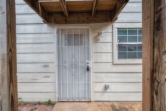 2051 Santa Rosa St in Houston, TX - Building Photo - Building Photo