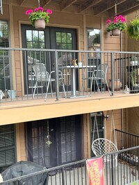 4727 Jarboe St, Unit 101 Plaza Hills