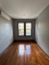 35 Van Wagenen Ave, Unit 2 in Jersey City, NJ - Foto de edificio - Building Photo