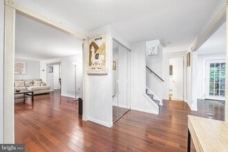 25921 Largo Ct in Damascus, MD - Foto de edificio - Building Photo