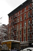 126 St Marks Pl in New York, NY - Building Photo