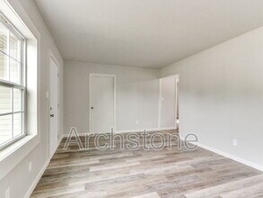 2312 Mustang St in Del City, OK - Building Photo - Building Photo