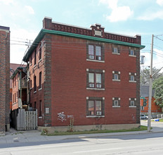 65-71 Sanford Ave S in Hamilton, ON - Building Photo - Building Photo