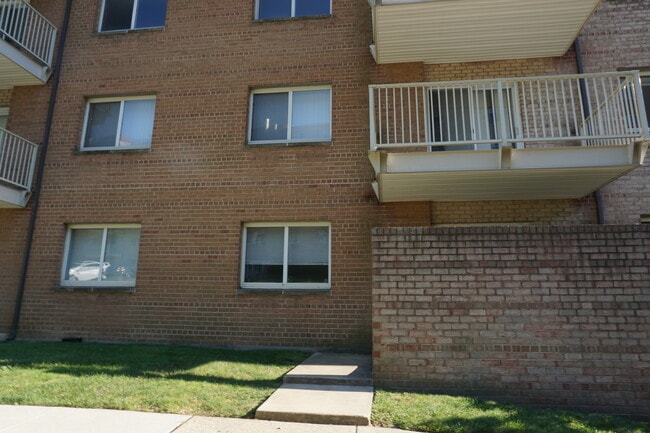 4330 Hartwick road, Unit 218