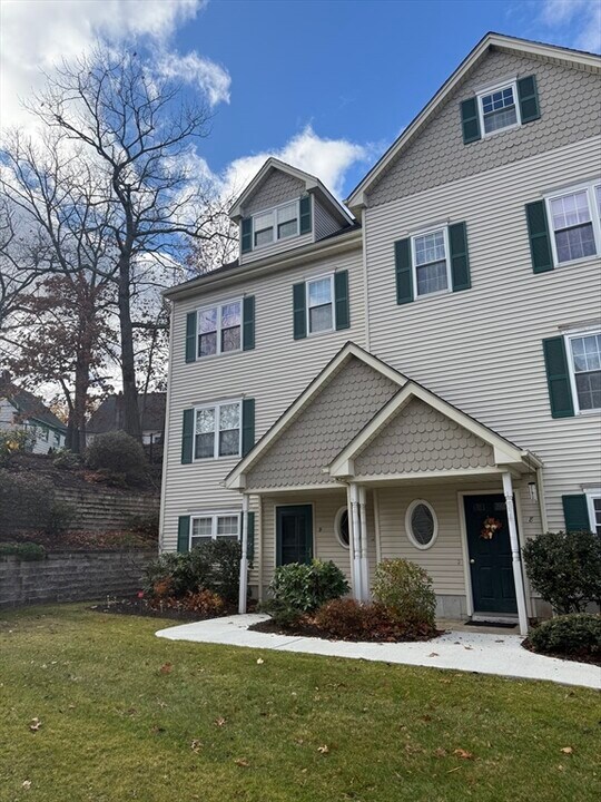 67 N Quinsigamond Ave in Shrewsbury, MA - Building Photo