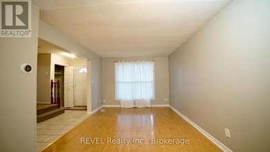 32 Vintage Crescent in St Catharines, ON - Building Photo - Building Photo