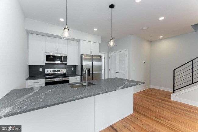 property at 2931 Salmon St