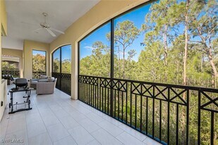 2851 Tiburon Blvd E in Naples, FL - Building Photo