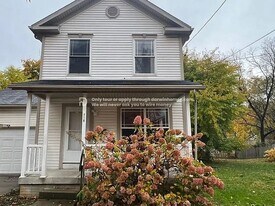 718 Euclid Ave in Akron, OH - Building Photo