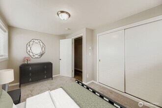 9042 Wallingford Ave N in Seattle, WA - Building Photo - Building Photo