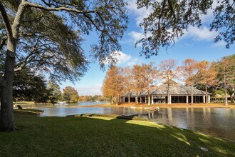 4144 Greystone Way in Sugar Land, TX - Building Photo - Building Photo