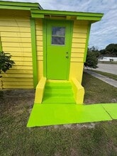 713 N 19th St in Fort Pierce, FL - Building Photo - Building Photo