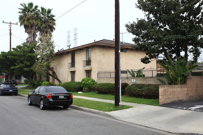 8610 Park St in Bellflower, CA - Building Photo - Building Photo