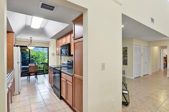 6878 Willow Wood Dr-Unit -306 in Boca Raton, FL - Building Photo - Building Photo