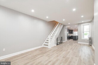 5005 Hawthorne St in Philadelphia, PA - Building Photo - Building Photo