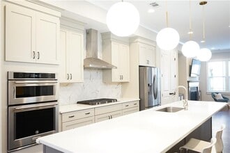 6588 Aria Village Dr in Atlanta, GA - Building Photo - Building Photo