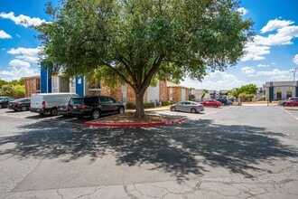 The Chase Apartments in Fort Worth, TX - Building Photo - Building Photo