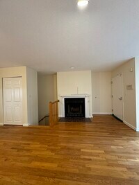 24 Alton Pl, Unit 24B in Brookline, MA - Building Photo - Building Photo