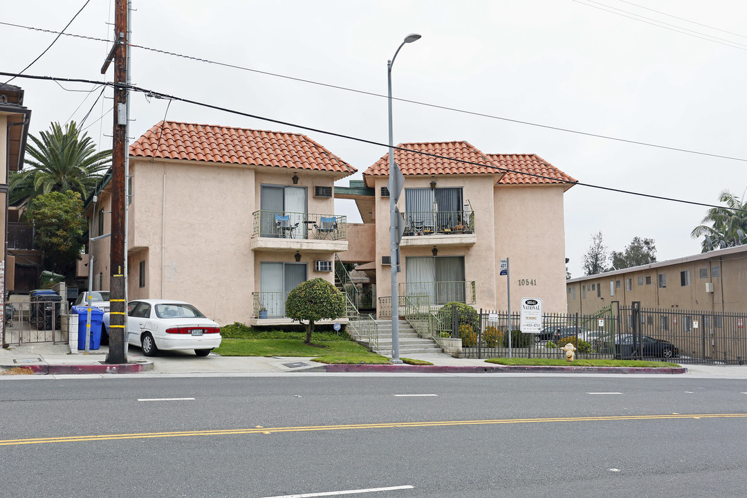 10541 National Blvd in Los Angeles, CA - Building Photo