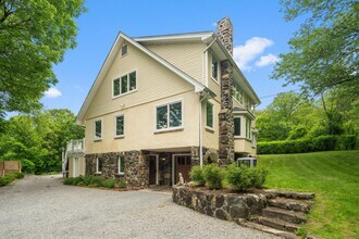 94 Colabaugh Pond Rd in Croton-on-Hudson, NY - Building Photo - Building Photo