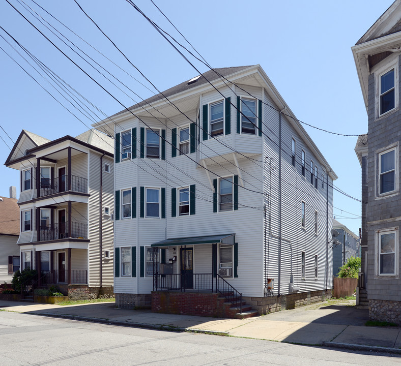 268 Tinkham St in New Bedford, MA - Building Photo