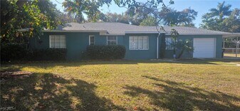 1662 Houston Dr in Ft. Myers, FL - Building Photo