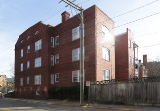 2923 Monument Ave in Richmond, VA - Foto de edificio - Building Photo