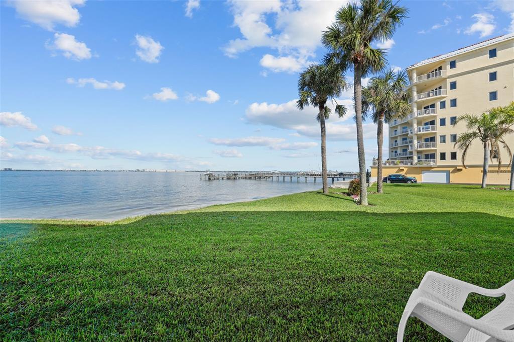 6051 Sun Blvd in St. Petersburg, FL - Foto de edificio