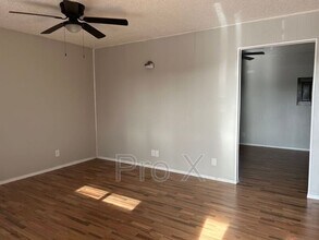 1045 S Happy Hollow Rd in Fayetteville, AR - Building Photo - Building Photo