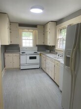 930 Dixie Ave in Florence, AL - Building Photo - Building Photo