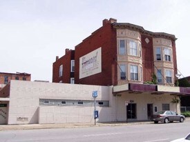 824 W 3rd St in Davenport, IA - Building Photo
