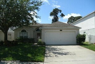 919 Macon Dr in Titusville, FL - Building Photo