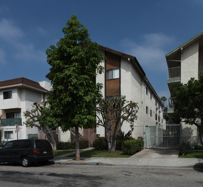 1043 Justin Ave in Glendale, CA - Building Photo - Building Photo