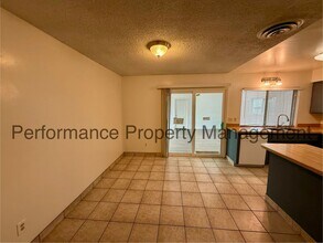 6800 Wilson Rd in Bakersfield, CA - Building Photo - Building Photo