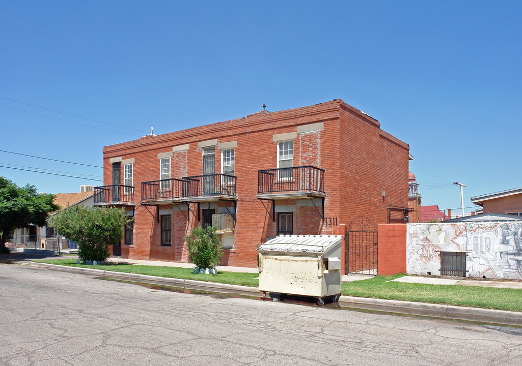 1311 4th Ave in El Paso, TX - Building Photo