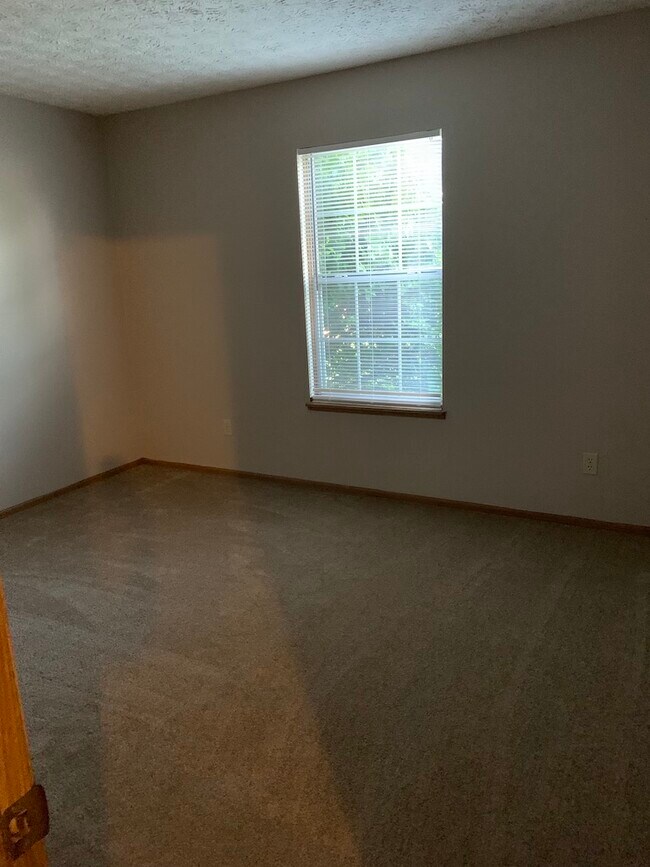 4624 Barrington Club Dr in Columbus, OH - Foto de edificio - Building Photo