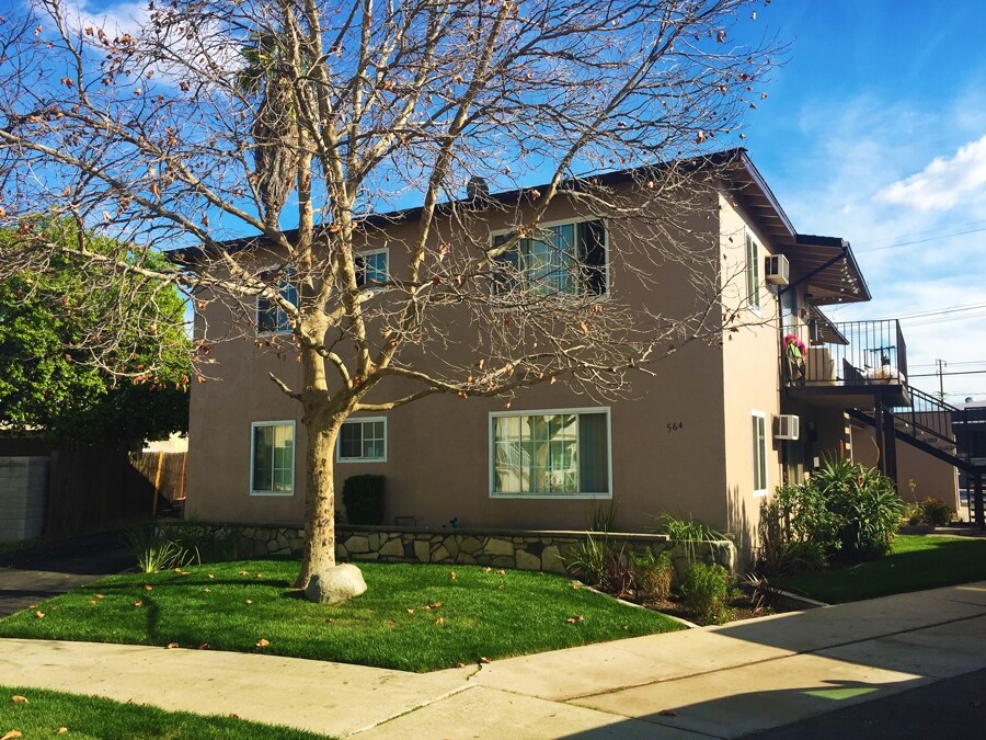 564 E Hurst St in Covina, CA - Building Photo