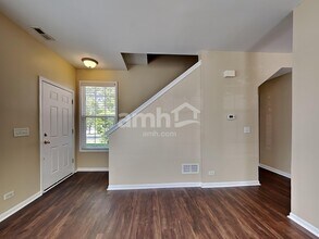 1411 Millbrook Dr in Algonquin, IL - Building Photo - Building Photo