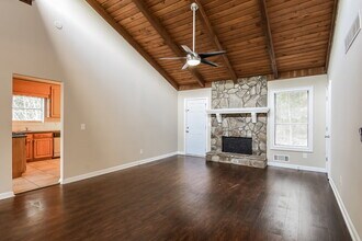 185 Castleair Ct NE in Kennesaw, GA - Building Photo - Building Photo