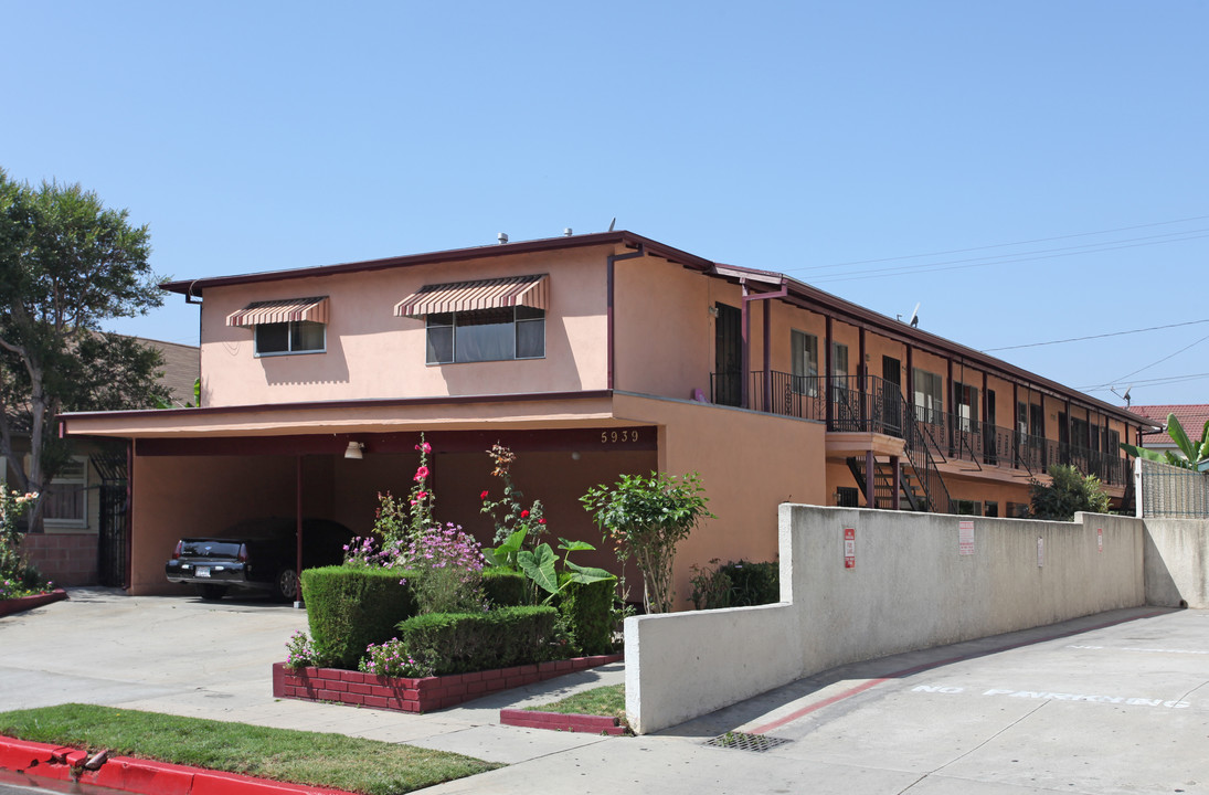 5939 Malabar St in Huntington Park, CA - Building Photo