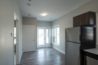143 Bloor St W in Oshawa, ON - Building Photo - Building Photo