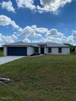 6012 Hanna Ave N in Lehigh Acres, FL - Building Photo