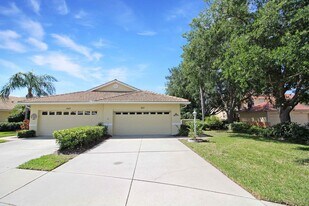 251 Vista Del Lago Way in Venice, FL - Building Photo