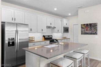 2231 Yellowfin Cir in Naples, FL - Building Photo - Building Photo