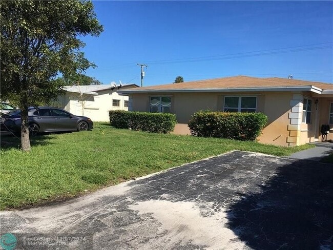 214 NE 9th Ave in Deerfield Beach, FL - Foto de edificio - Building Photo