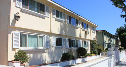 4936 Hazeltine Ave Apartments in Sherman Oaks, CA - Building Photo - Building Photo