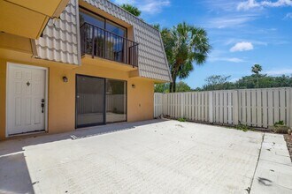 6604 66th Way in West Palm Beach, FL - Building Photo - Building Photo