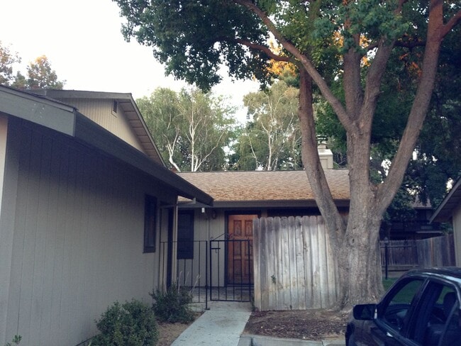 property at 3401 Bermuda Ave