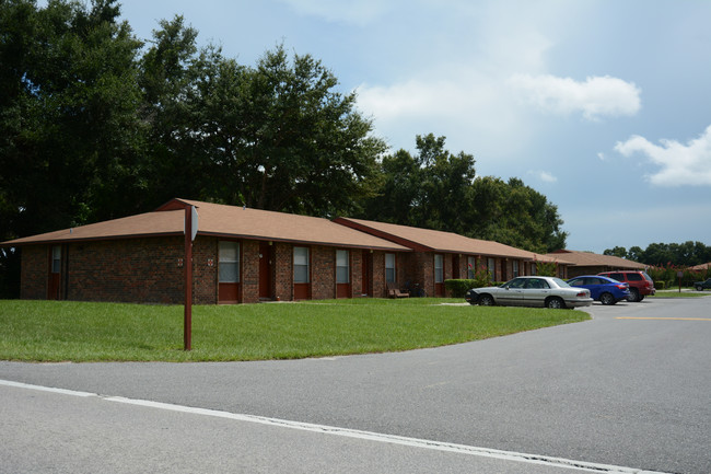 East Lake Apartments in Umatilla, FL - Building Photo - Building Photo