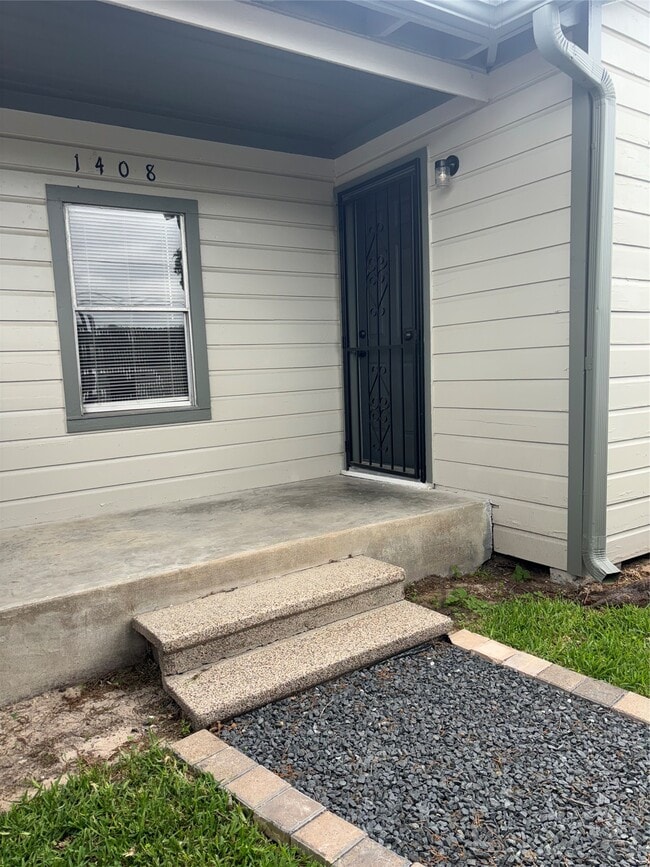 property at 1408 W 34th St